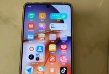 小米手机外形优美大方，展现时尚潮流（时尚外形设计让小米手机成为焦点）